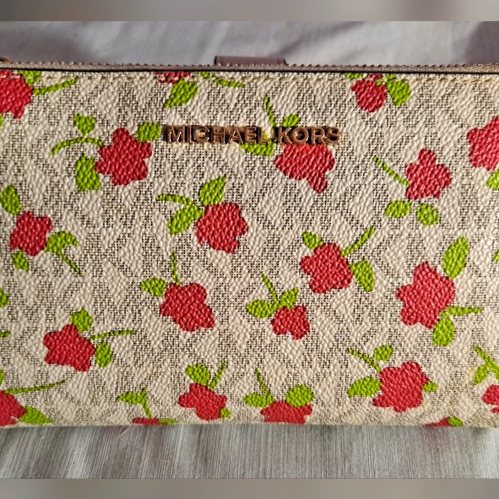 Michael Kors wristlet purse